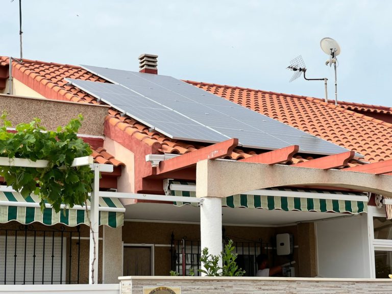 paneles-solares-torre-horadada