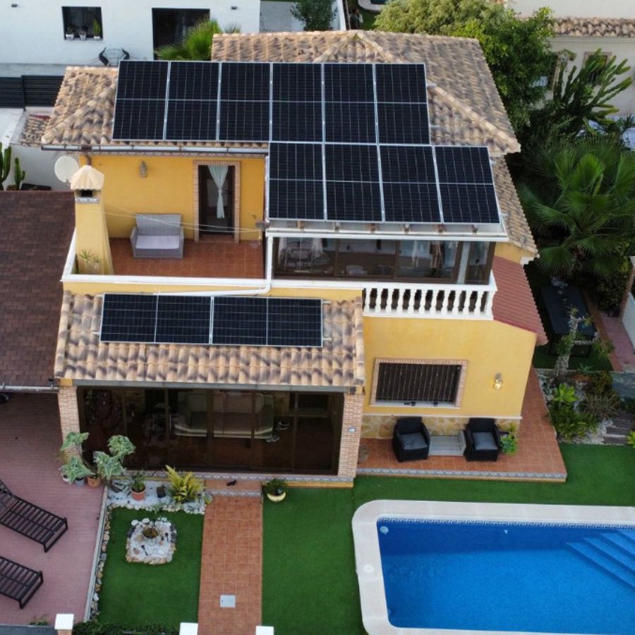 Instalación paneles solares en Pinar del Campo Verde - Alicante - Services Energía